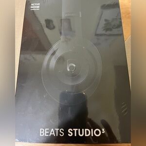 Beats by Dre Studio3 Wireless Over-Ear Headphones - Black